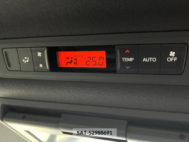 Toyota ESQUIRE 2016-10 268602-9