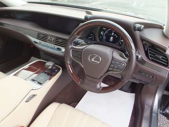 Lexus LS 2018-02 16183-17