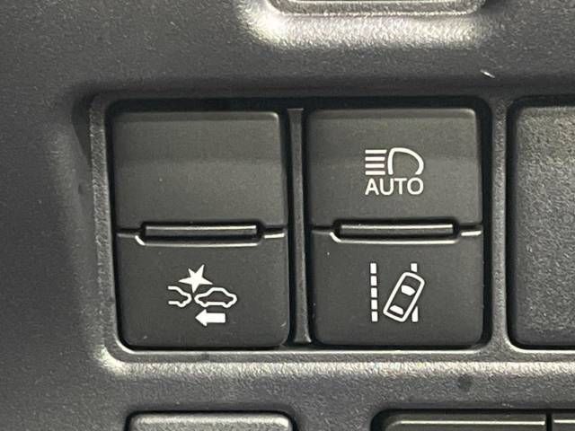Toyota VOXY 2020-06 8848-5