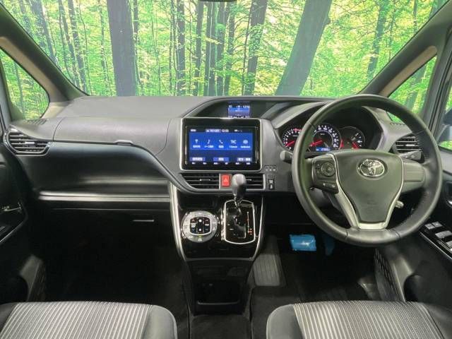 Toyota VOXY 2020-06 8848-1