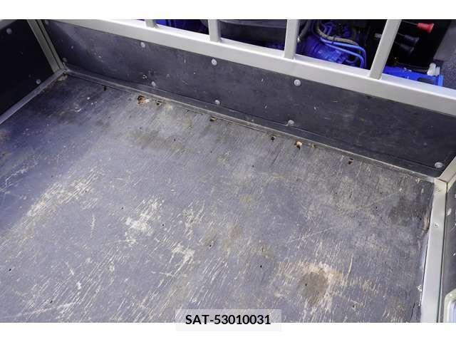 Mitsubishi CANTER 2020-03 209023-16