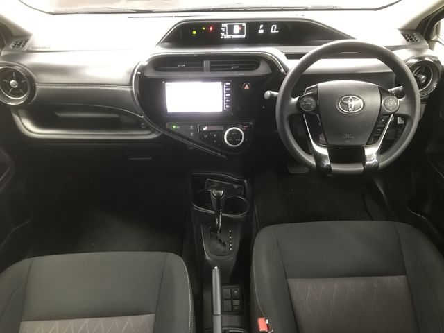 Toyota AQUA 2019-10 188792-3