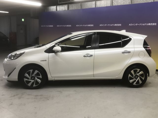 Toyota AQUA 2019-10 188792-12