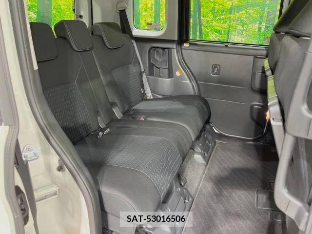 Toyota ROOMY 2022-03 331560-9