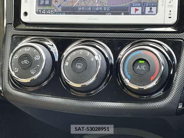 Toyota COROLLA AXIO 2013-04 264599-5