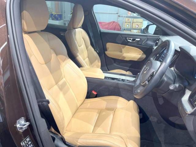 Volvo CROSS COUNTRY 2021-02 19653-10