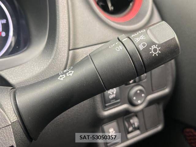 Nissan NOTE 2016-02 337659-7