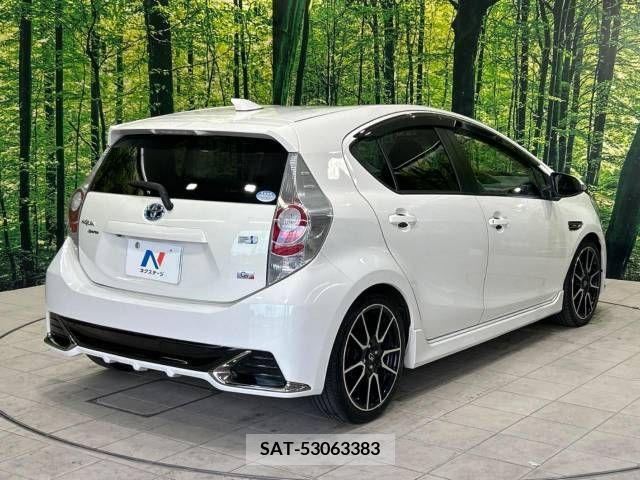 Toyota AQUA 2014-01 356266-17