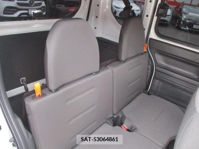 Honda N-VAN 2023-11 239967-21