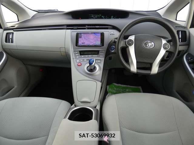 Toyota PRIUS 2012-02 322124-2