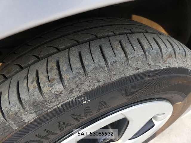 Toyota PRIUS 2012-02 322124-17