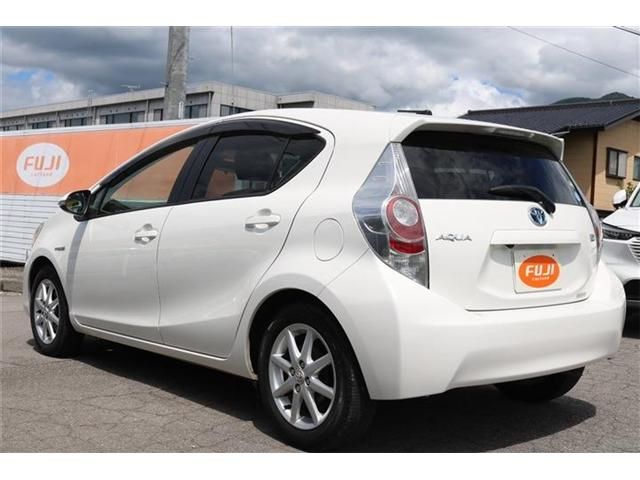 Toyota AQUA 2013-04 5005-1
