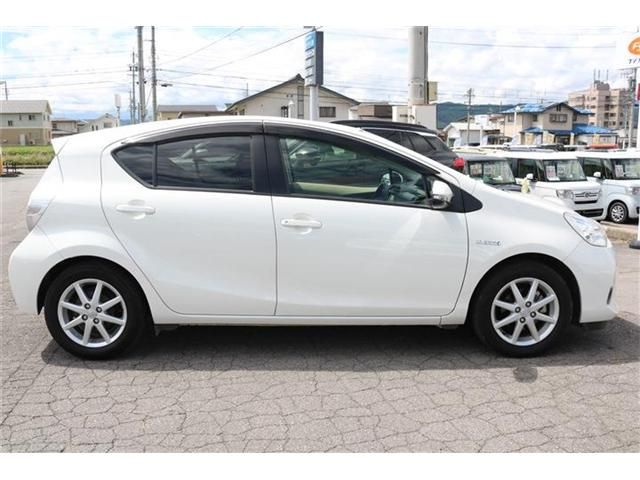 Toyota AQUA 2013-04 5005-28