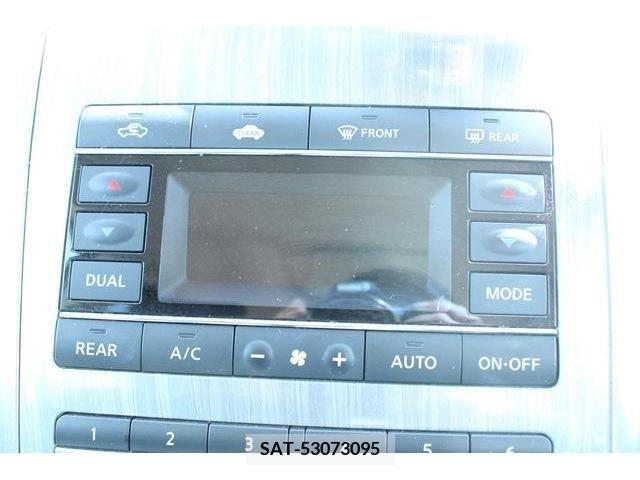 Nissan ELGRAND 2015-03 268342-3
