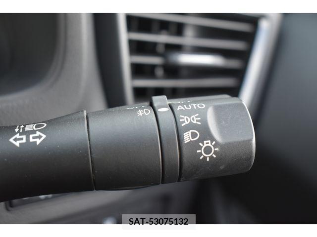 Nissan LEAF 2019-05 367053-15