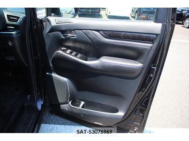 Toyota VELLFIRE 2018-09 299446-8