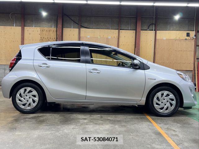 Toyota AQUA 2016-09 210725-8