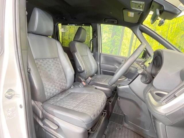 Toyota VOXY 2022-12 21239-11