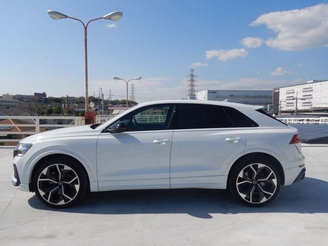 Audi RS Q8 2022-02 20190-8