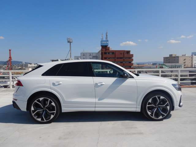 Audi RS Q8 2022-02 20190-7