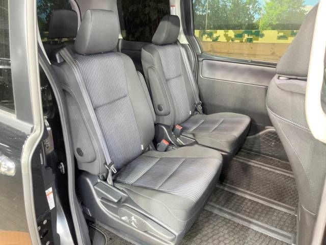 Toyota VOXY 2015-11 26682-9