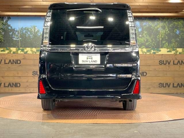 Toyota VOXY 2015-11 26682-15