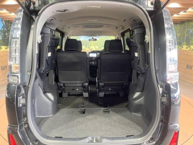 Toyota VOXY 2015-11 26682-11