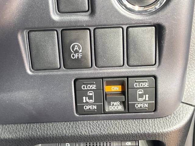 Toyota VOXY 2015-11 26682-4