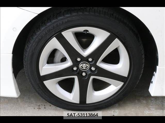 Toyota PRIUS 2018-07 385749-9