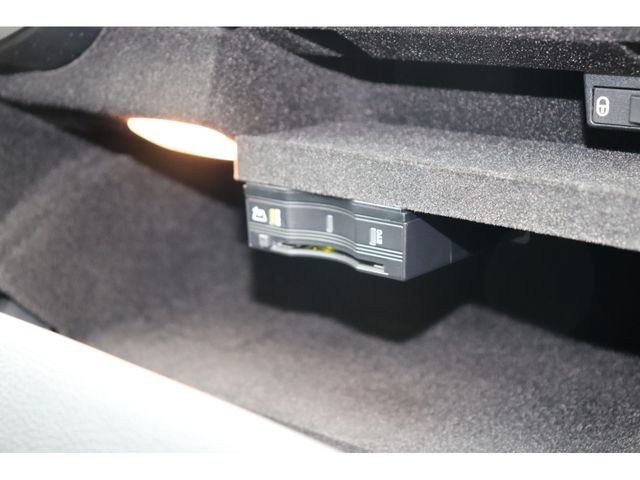 Mercedes Benz C-CLASS 2015-05 13042-25