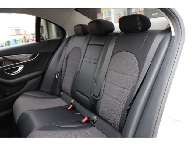 Mercedes Benz C-CLASS 2015-05 13042-12