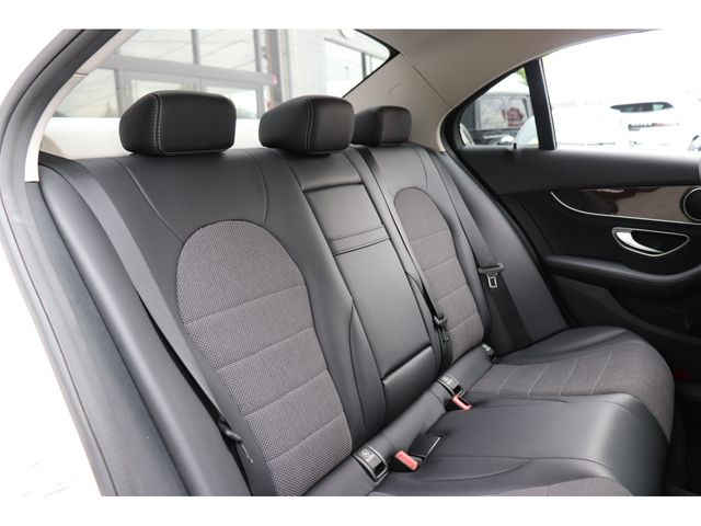 Mercedes Benz C-CLASS 2015-05 13042-10