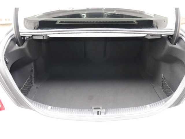 Mercedes Benz C-CLASS 2015-05 13042-17