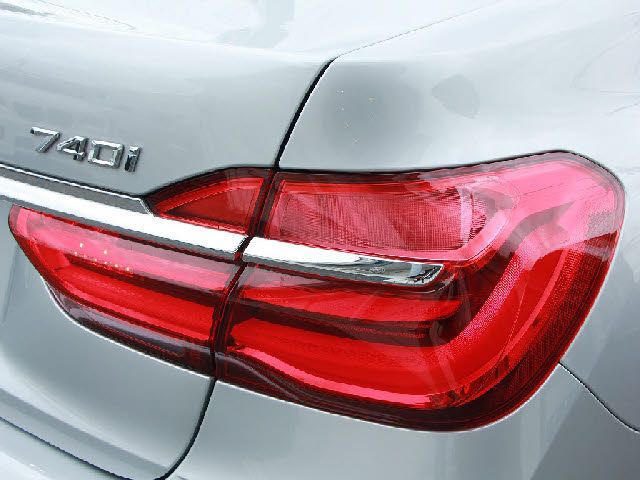 Bmw 7 SERIES 2016-03 910-26