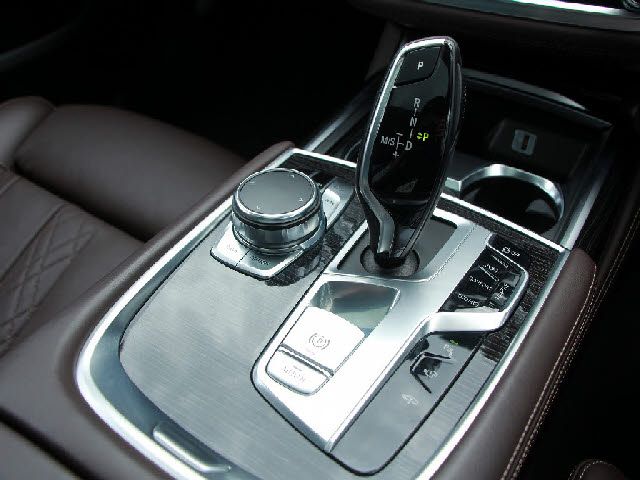 Bmw 7 SERIES 2016-03 910-11