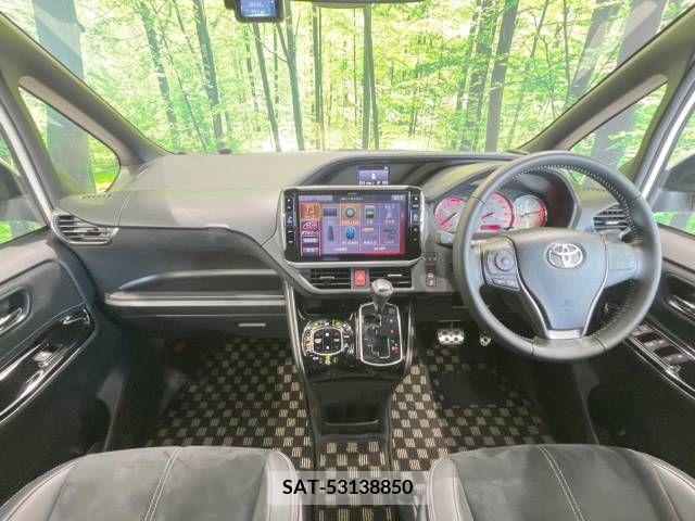 Toyota VOXY 2017-05 288937-1