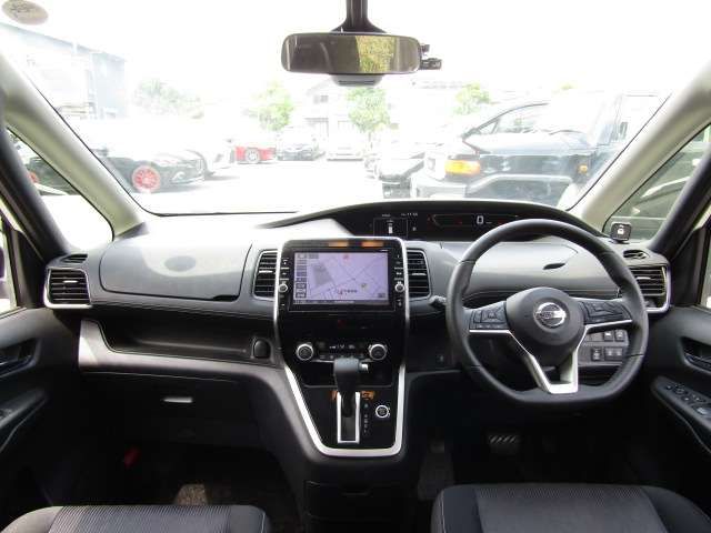Nissan SERENA 2017-02 17256-7