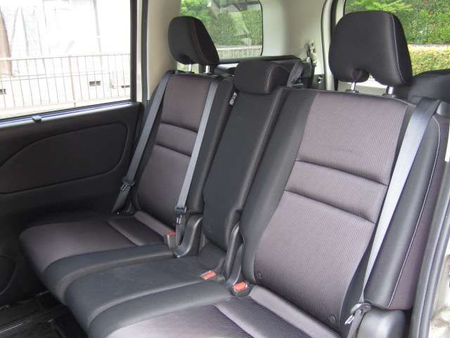 Nissan SERENA 2017-02 17256-9