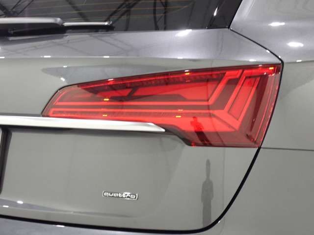 Audi Q5 2022-03 16096-12