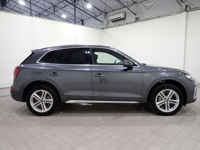 Audi Q5 2022-03 16096-4