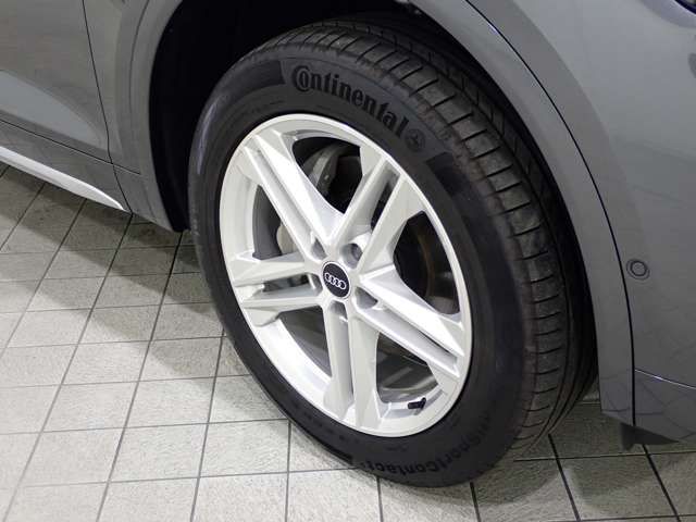 Audi Q5 2022-03 16096-18