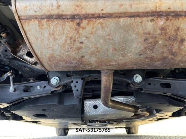 Toyota PRIUS 2017-02 281705-18