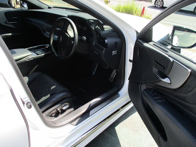 Lexus LS 2018-01 8836-14
