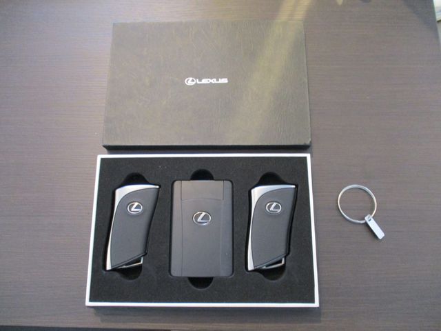 Lexus LS 2018-01 8836-26