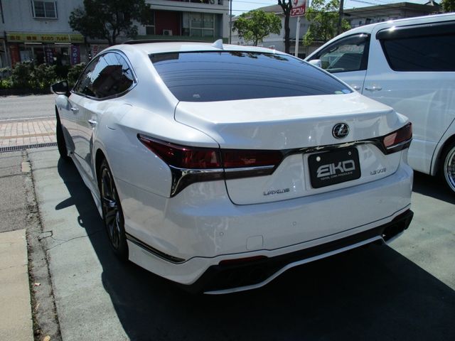 Lexus LS 2018-01 8836-7