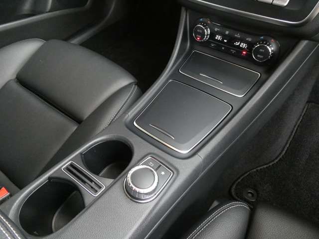 Mercedes Benz GLA-CLASS 2017-12 7319-14