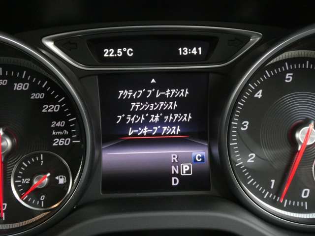 Mercedes Benz GLA-CLASS 2017-12 7319-16