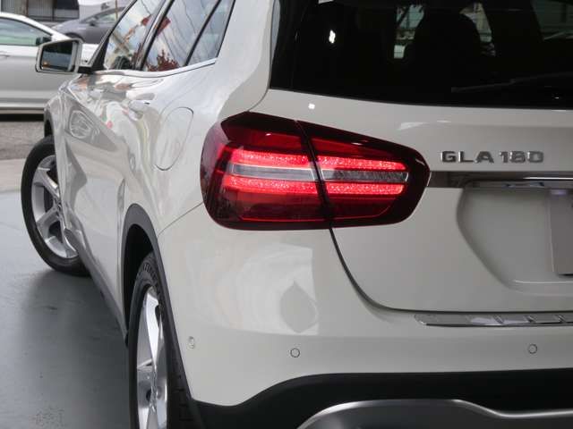 Mercedes Benz GLA-CLASS 2017-12 7319-7