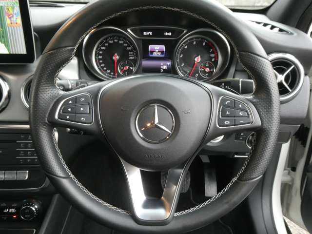 Mercedes Benz GLA-CLASS 2017-12 7319-15