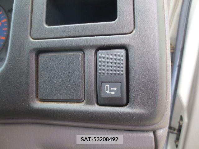 Mazda TITAN DASH 2008-10 385112-6
